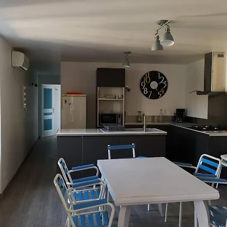 Holiday home Maison Au Milieu Des Vignes *