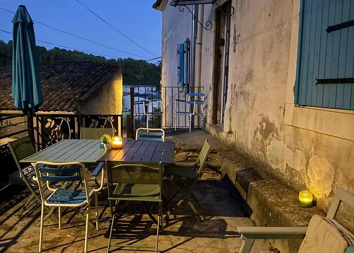 Maison Au Milieu Des Vignes * Aigues-Vives (Herault)